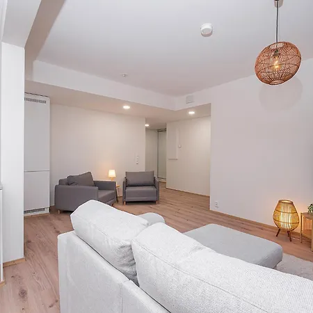 Brand New 2bdr With Private Sauna Apartmán