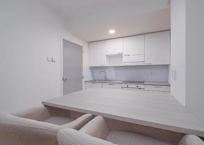 Brand New 2bdr With Private Sauna *